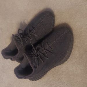 Yeezy Boost 350 v2 black reflective